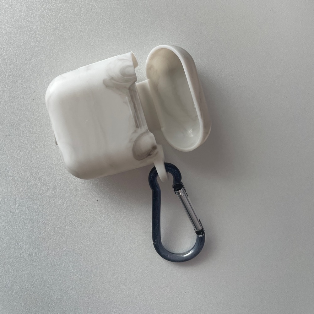 Marble AirPod case with key chain